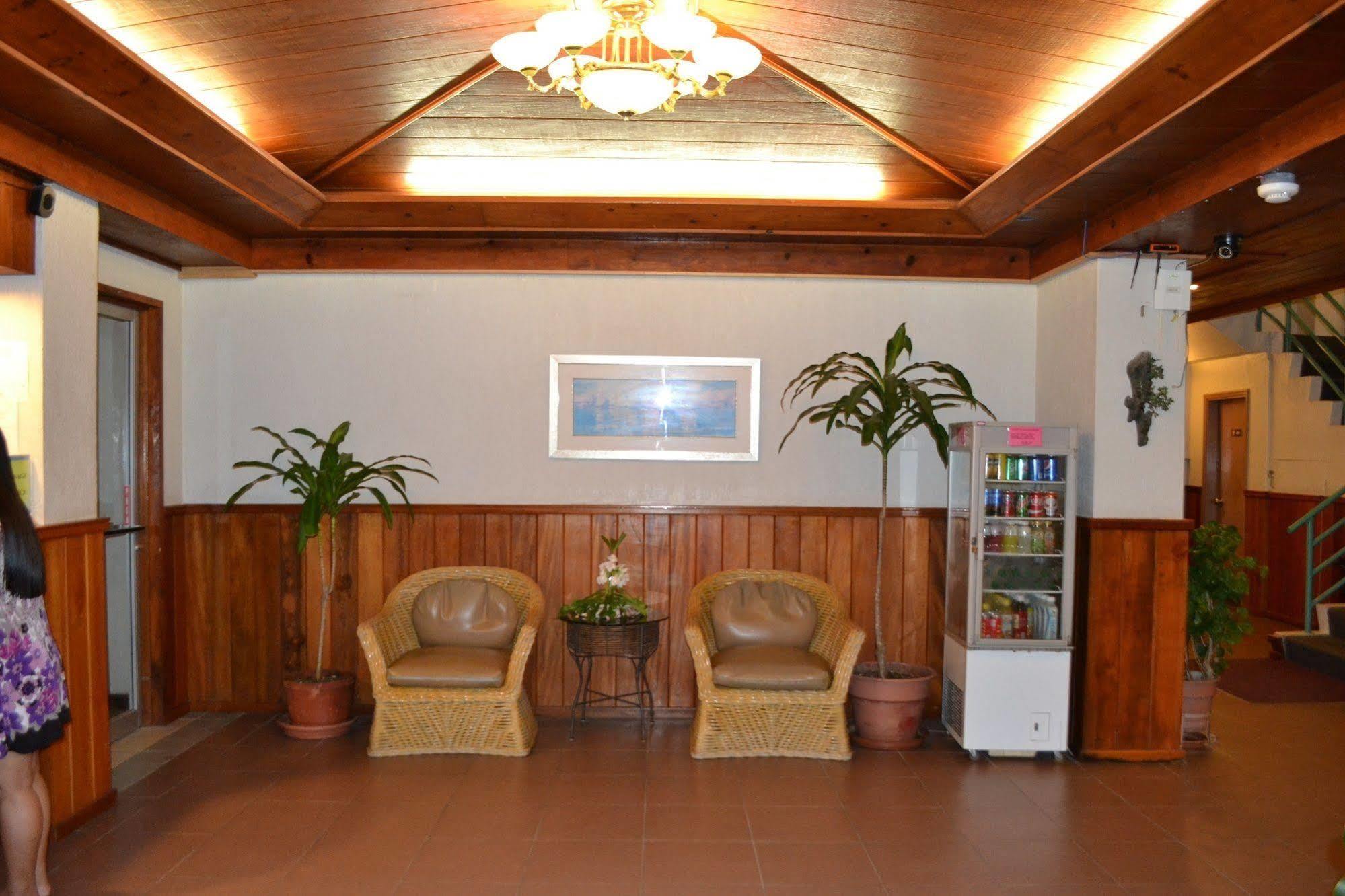 West Plaza By The Sea Hotel Koror Kültér fotó